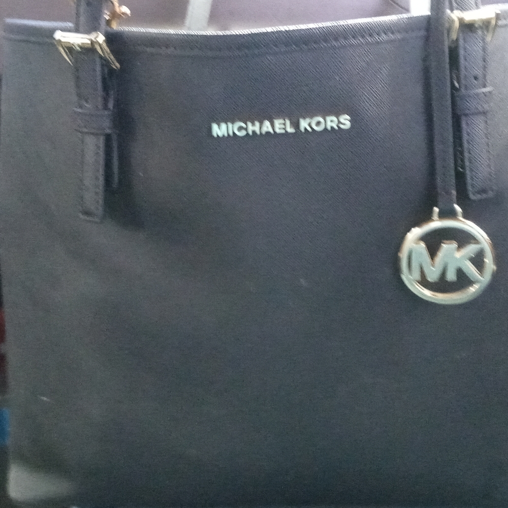 Mk Michael kors handbag.